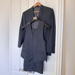 Figlio Lontano Italian Men's Gray Suit & Vest Set